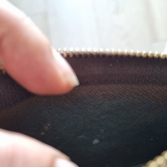 Louis Vuitton Pochette Cle Monogram Key Holder - Picture 5 of 13